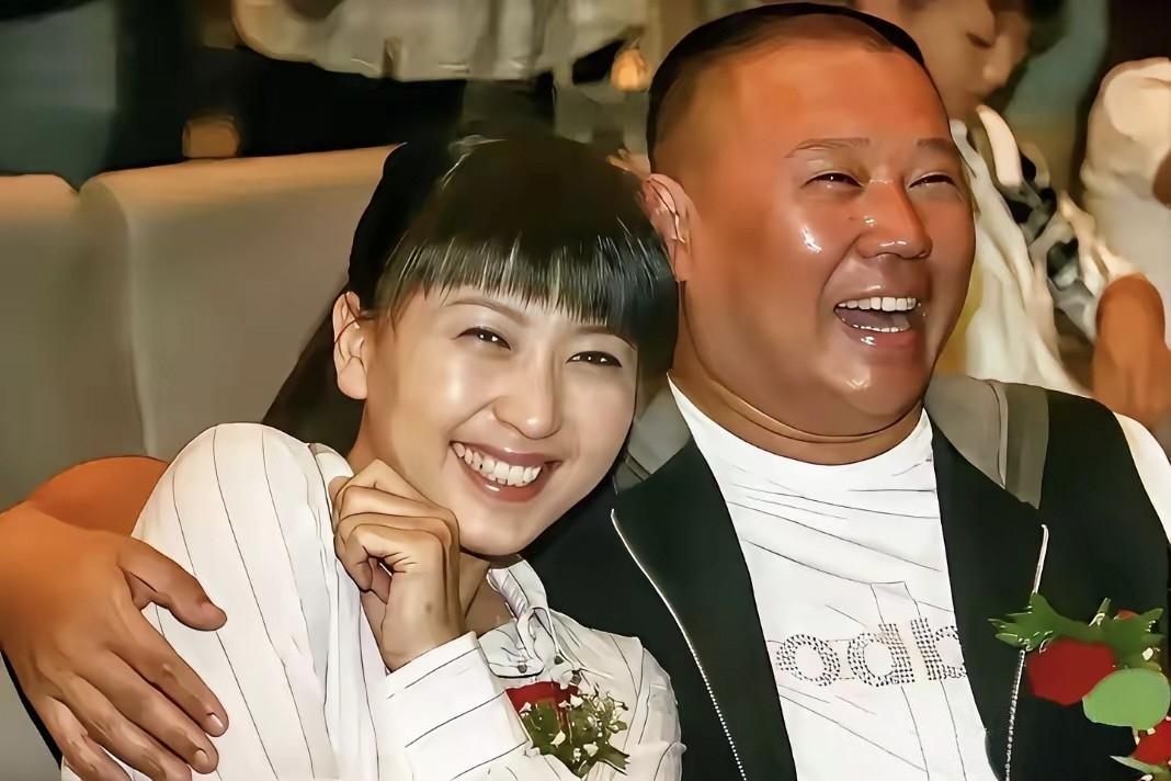 闫学晶的人脉网比小品还精彩🤡从山到江，从巩到纲，闫学晶的社交圈堪称一部“