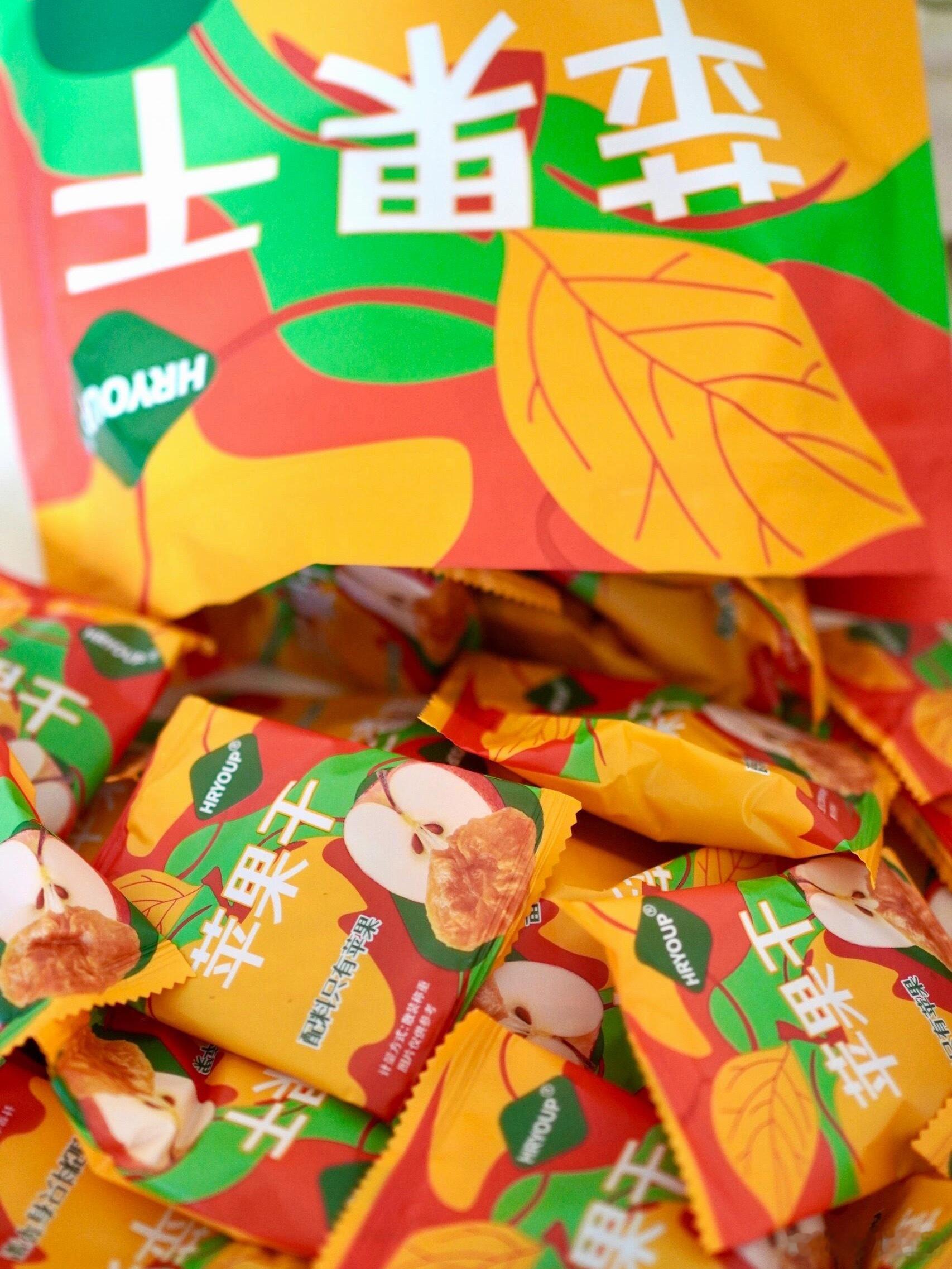 山姆苹果干一包就是半个苹果身边好像挺多人都喜欢吃这个苹果干的，但我觉得不怎么好吃