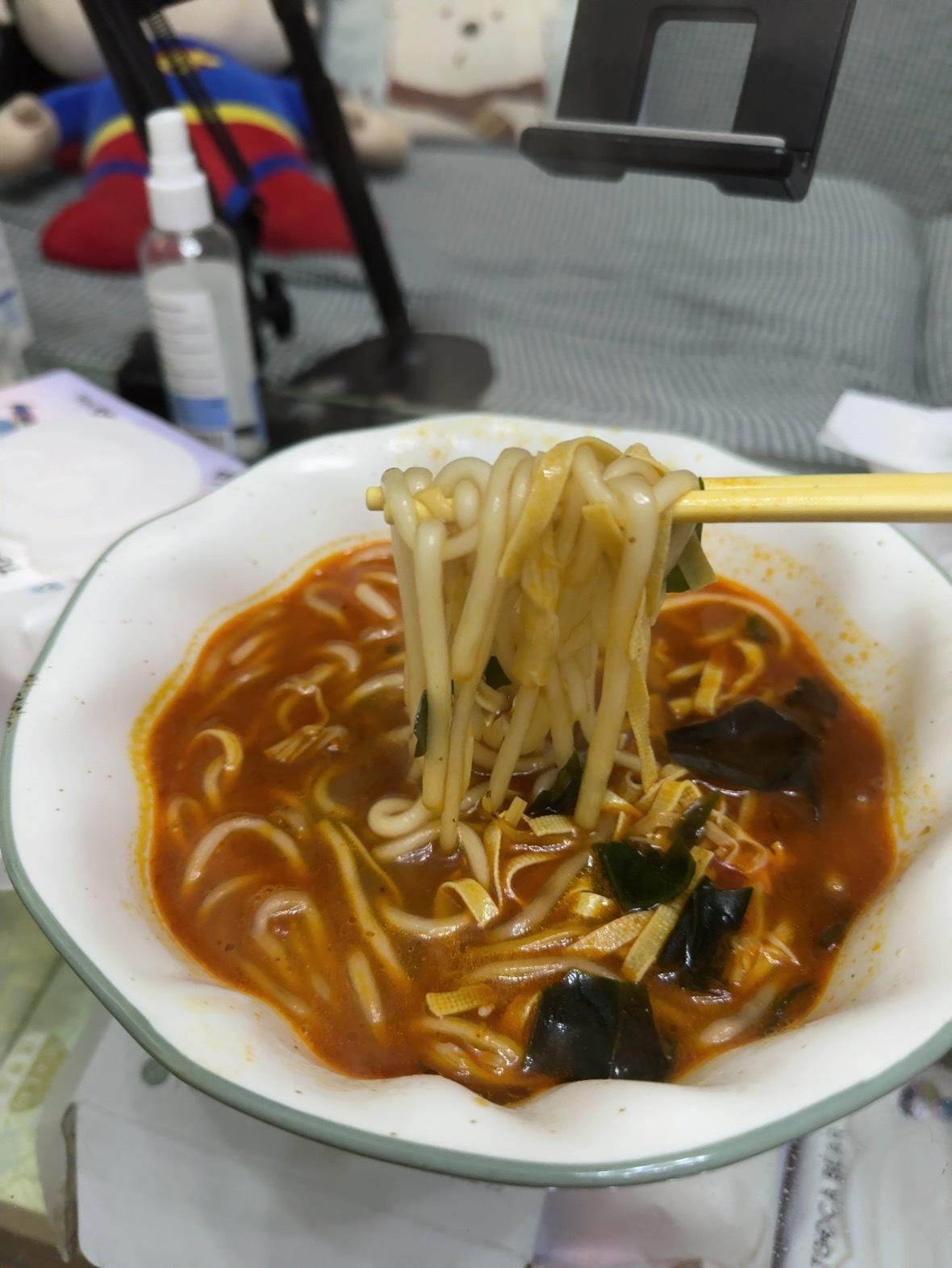 家人们晚上没吃饭这会吃上了​​​