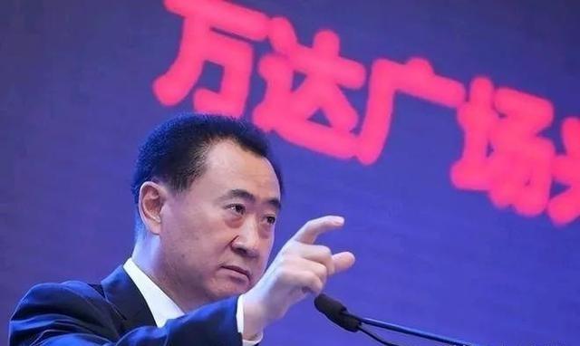 1986年，已经是大连陆军学院管理处副处长的王健林，却选择了转业。很多人都感到很