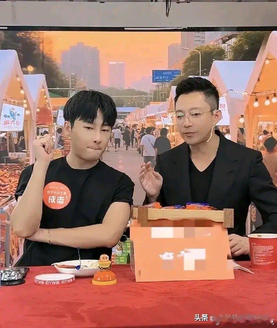 看来都误会汪小菲了，原以为汪小菲不出面解释酸辣粉发霉事件是逃避责任，没想到，汪小