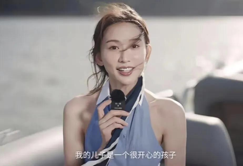 震惊我一脸！林志玲这素颜镜头，有清纯女学生那味儿了！不敢相信她已经50岁了，
