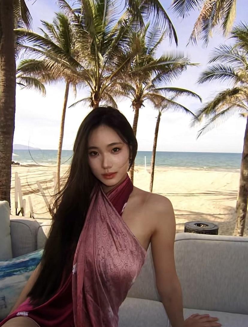 别看小S家二女儿现在好看，小时候那就是一般人呀！长得跟姥姥太像了，整个脸盘感觉和