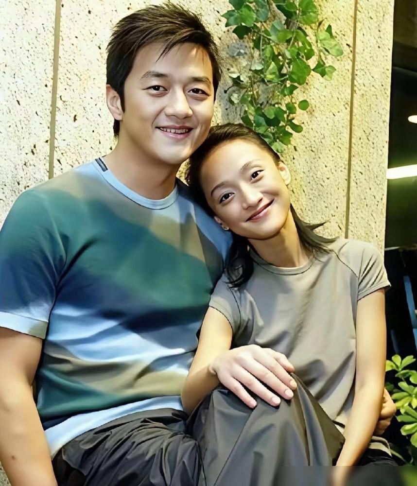 原来关于李亚鹏这个人，周迅早就已经评价过了，她曾经就接受采访说，李亚鹏符合女人对