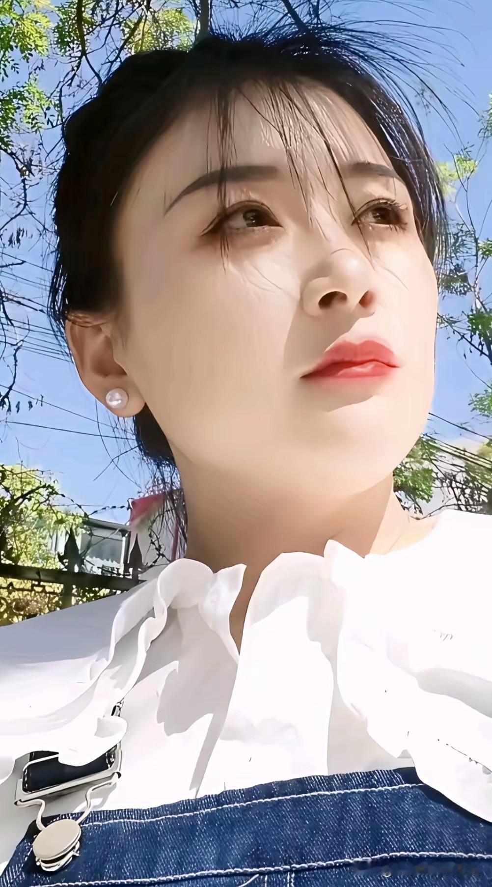 好女人的三大标准第一，晚上把男人喂饱第二，白天让男人吃饱第三，生活中让男