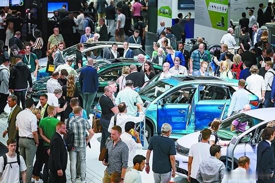 外国月亮圆？油价比中国贵1倍，欧洲为何不大力发展新能源2026年开年，欧洲车市交