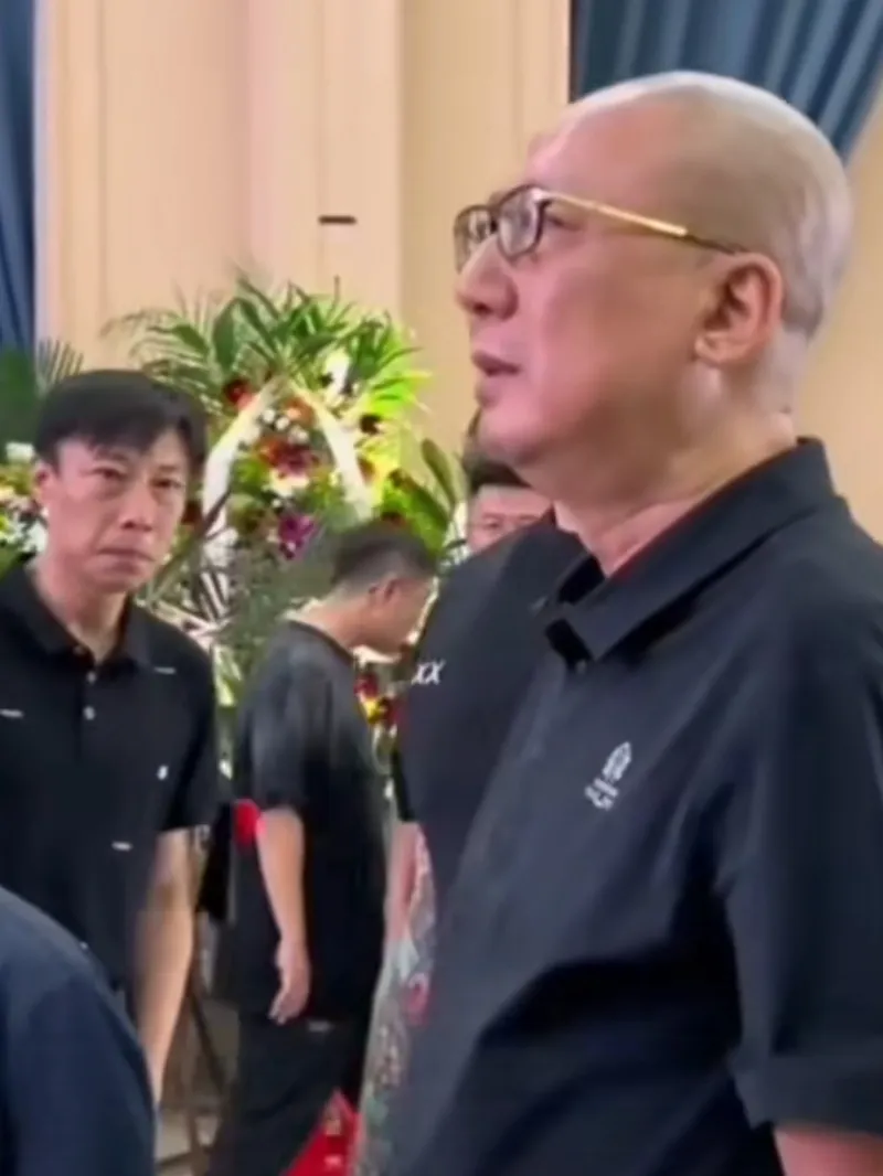 歪嘴汪洋大闹杨少华告别仪式那个蹭流量的专业户歪嘴汪洋，今天也来到了杨少华老爷