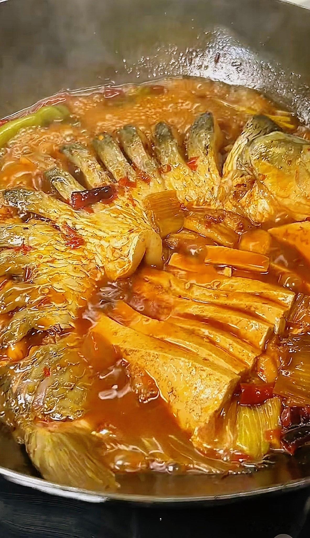 零油炸家常酱烧鱼保姆级教程，鱼肉不腥超入味，味道不输饭店招牌菜很多人在家烧