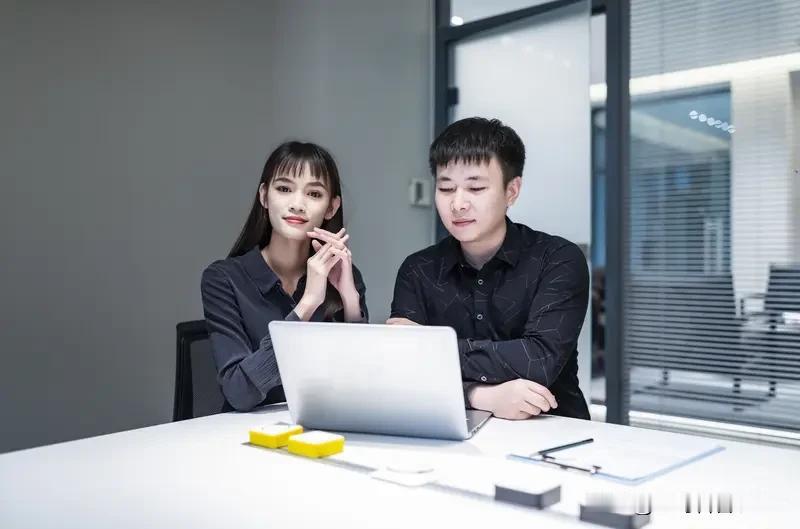 女人容易“偷”的熟人哪是外人，根本不是大家想的那种明目张胆的背叛，大多是偷偷把人