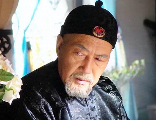 哈萨克主动归顺大清，为何乾隆就是死活不接受呢？ 先说说哈萨克为啥这么着急抱大