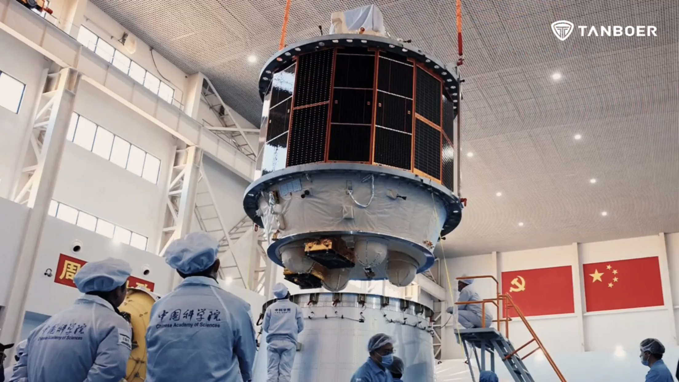 轻舟初样试飞船（新征程02卫星）及其挂载的新征程01卫星、天视卫星01星力箭二号