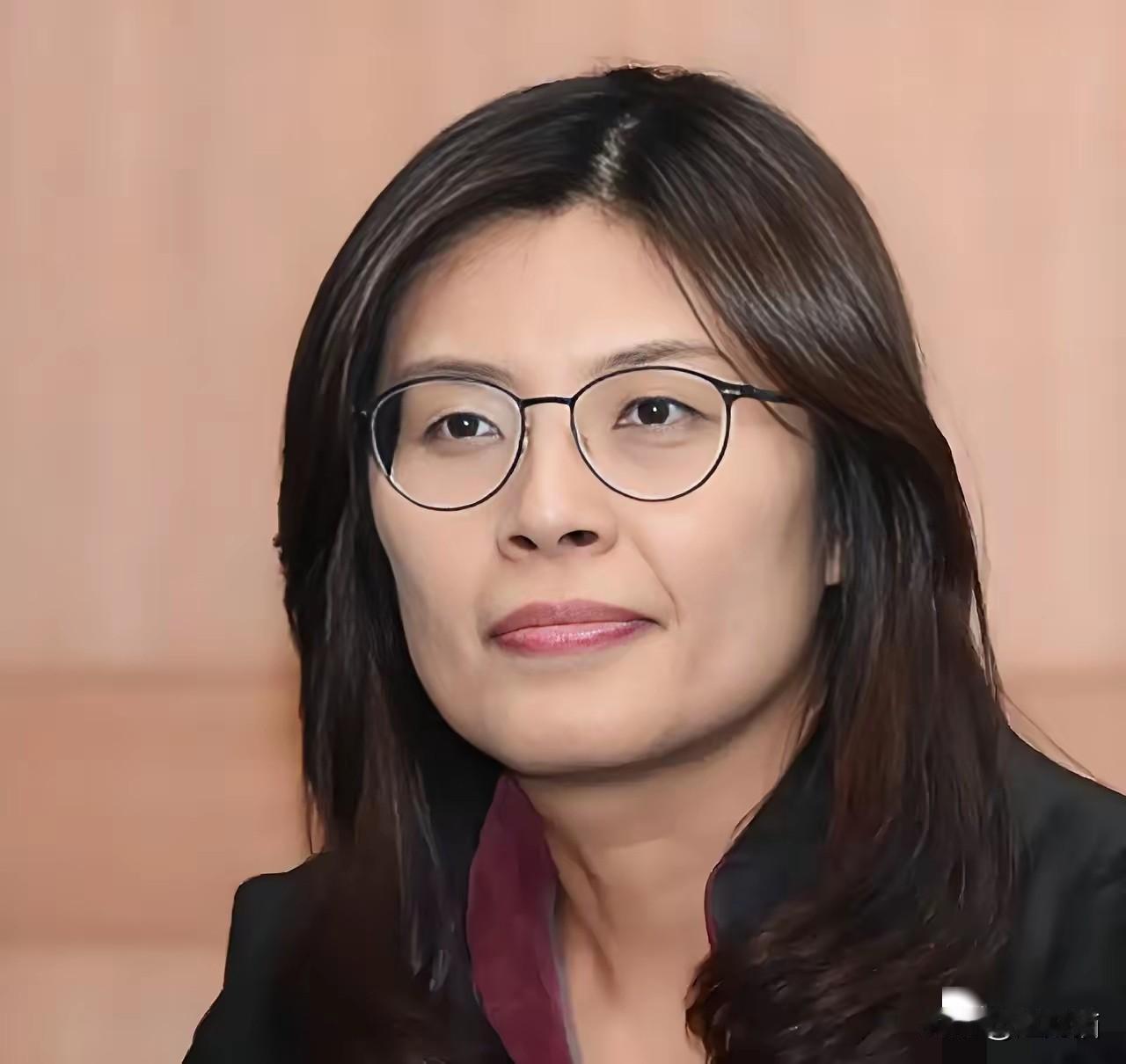 郑丽文接任国民党主席的冷清场面，早在她意料之中。侯友宜那句