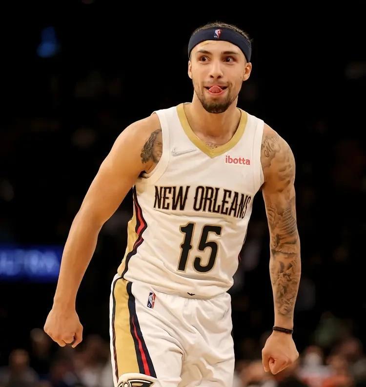 火箭可考虑用泰特交易来老六鹈鹕队超市开张，火箭队可以考虑送出泰特，交换来后卫阿