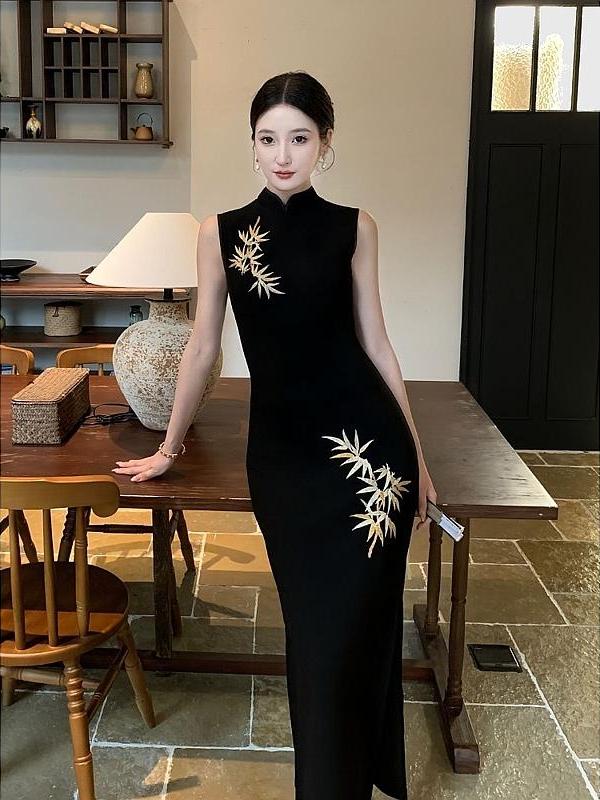 气质轻奢高级感大方得体独特漂亮新中式国风黑色旗袍连衣裙女夏季
