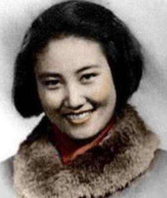 1975年4月4日，一名女犯被执行枪决，临行前，她被用手术刀割断了喉管，为的是，