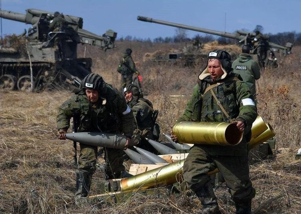 西方动作频频十分反常，泽连斯基下台在即，扎卢日内结局可能更惨根据媒体报道，近日