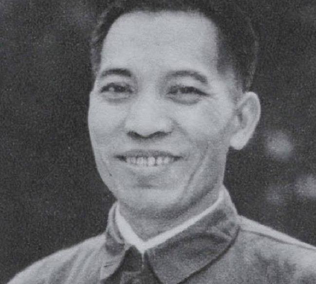 1979年，我军攻打越军炮台受阻，打了100多发炮弹，都攻不破，这时，一个炊事员