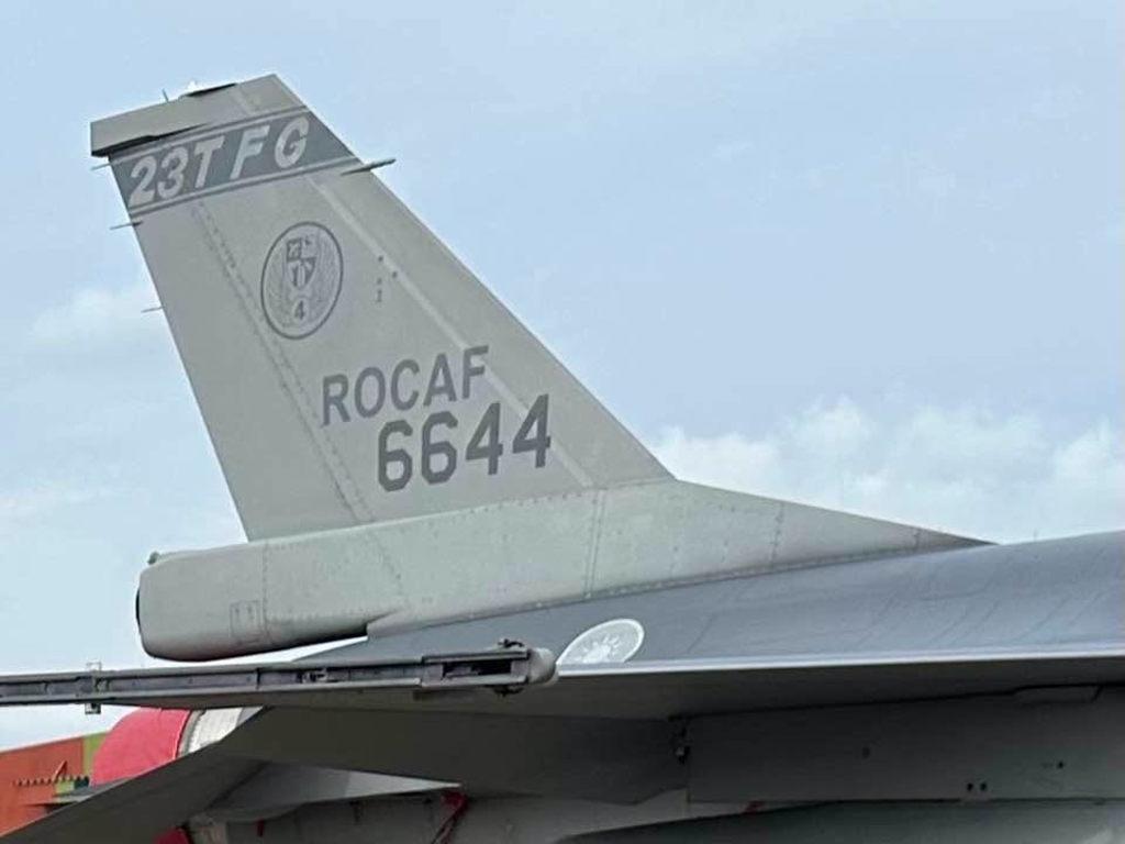 台湾地区军队“汉光”演习的第一天，也就是昨天，一架编号6644的F-16V战斗机