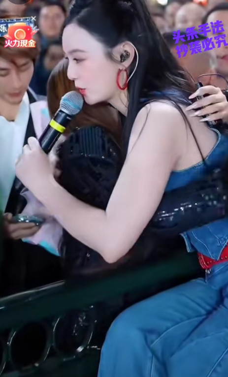 唐艺的不少徒弟，由于在外面发展得都不太顺遂，纷纷回到唐艺大舞台“回炉深造”。