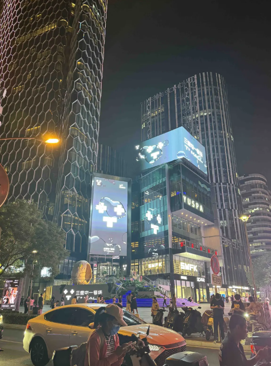 网友看呆了：有个女生打算卖掉她婚前全款买的房子，结果银行工作人员告诉她，卖房子得