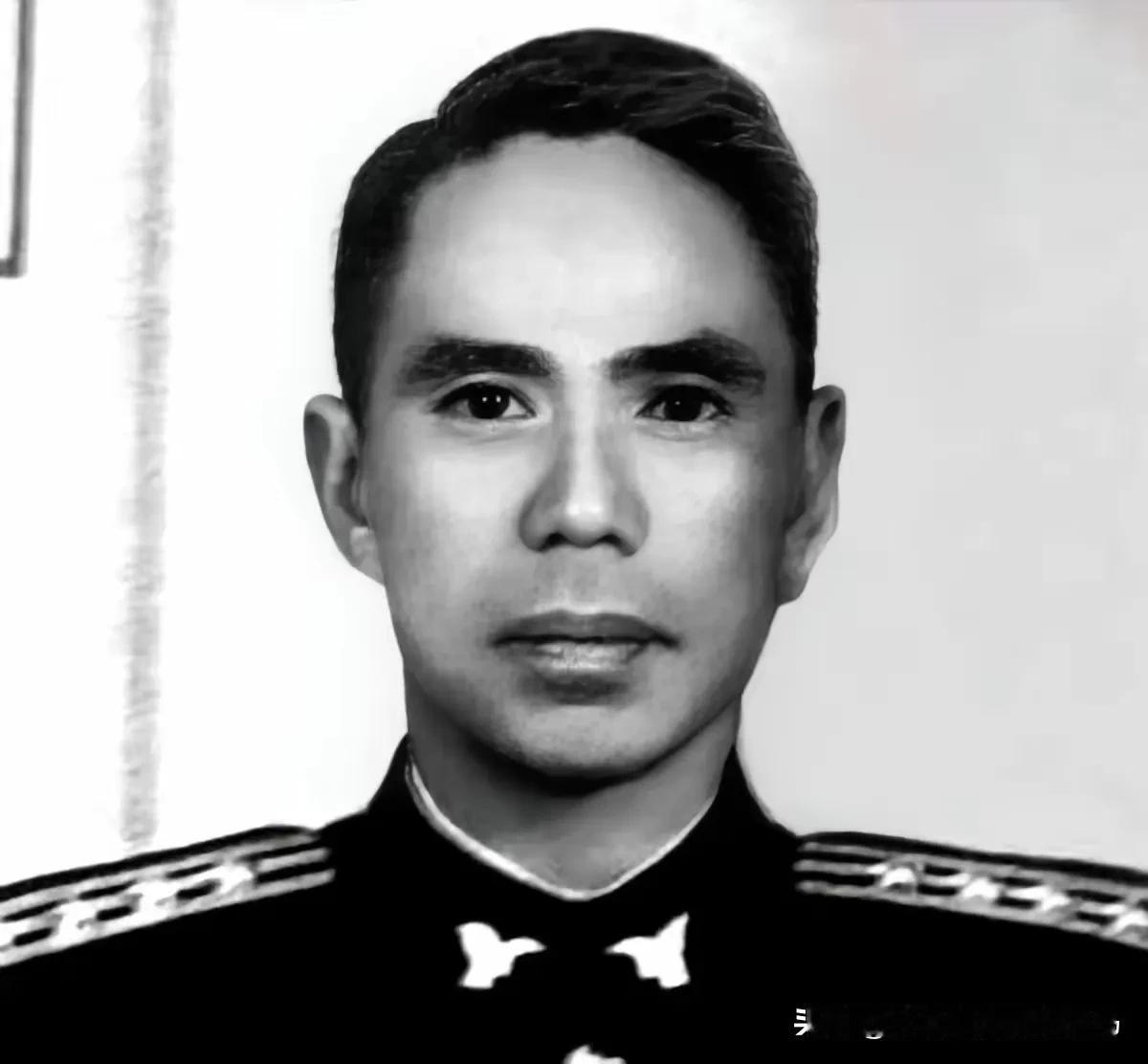 军统史上最致命的叛徒，叫李开峰。他不是带走一份情报，他是直接拔掉了整个情报网的