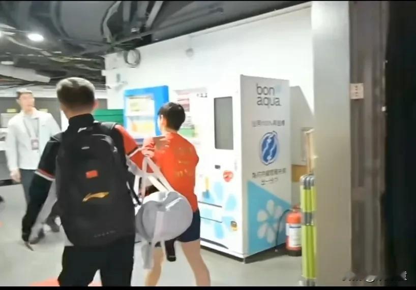 今天看过最好的一句话就是，“如果想让她的职场环境更好，尽量以最大的善意去看待周