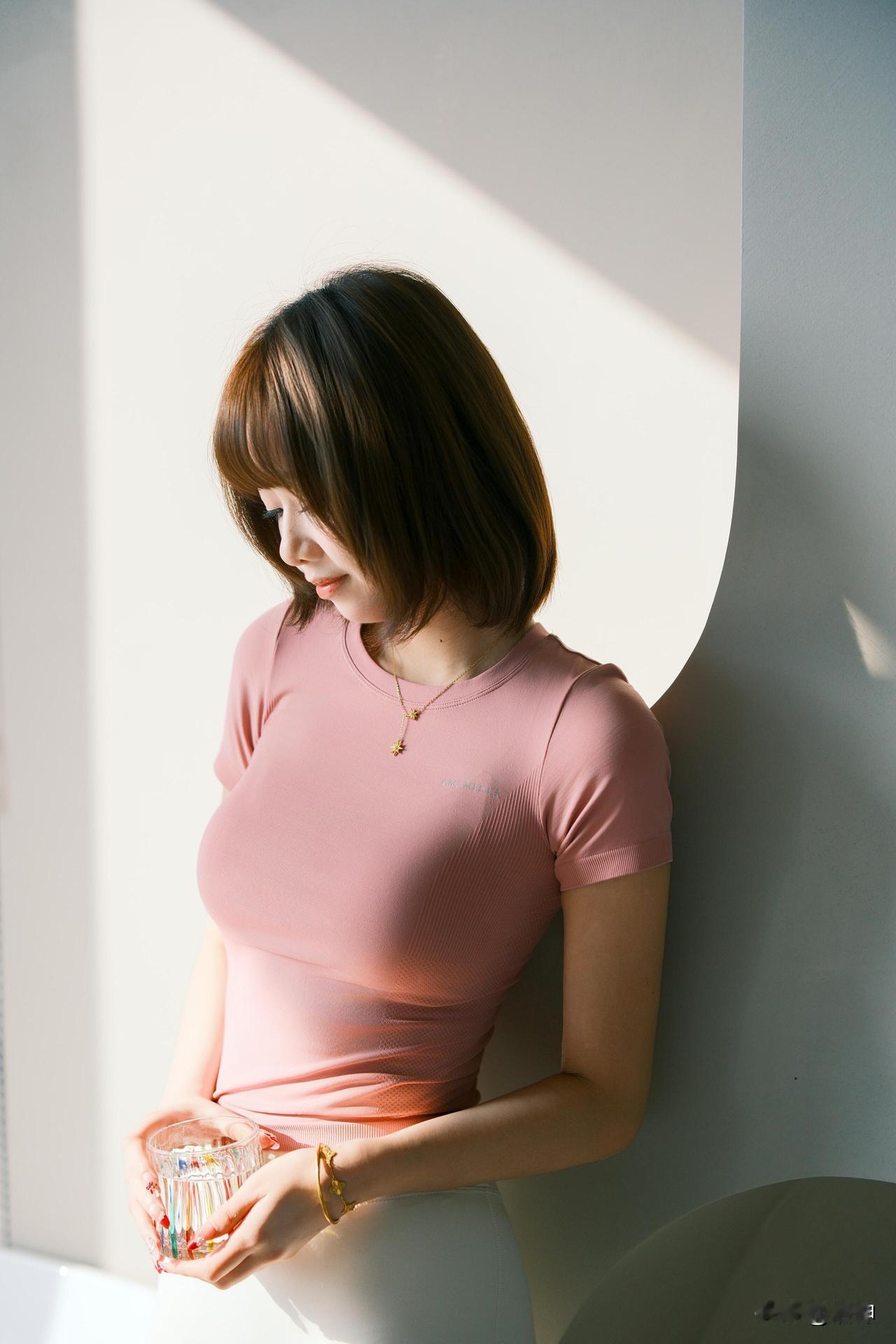 温柔又慵懒出来玩就很快乐阳光也刚刚好自然系拍照穿搭自然风自拍自然氛围