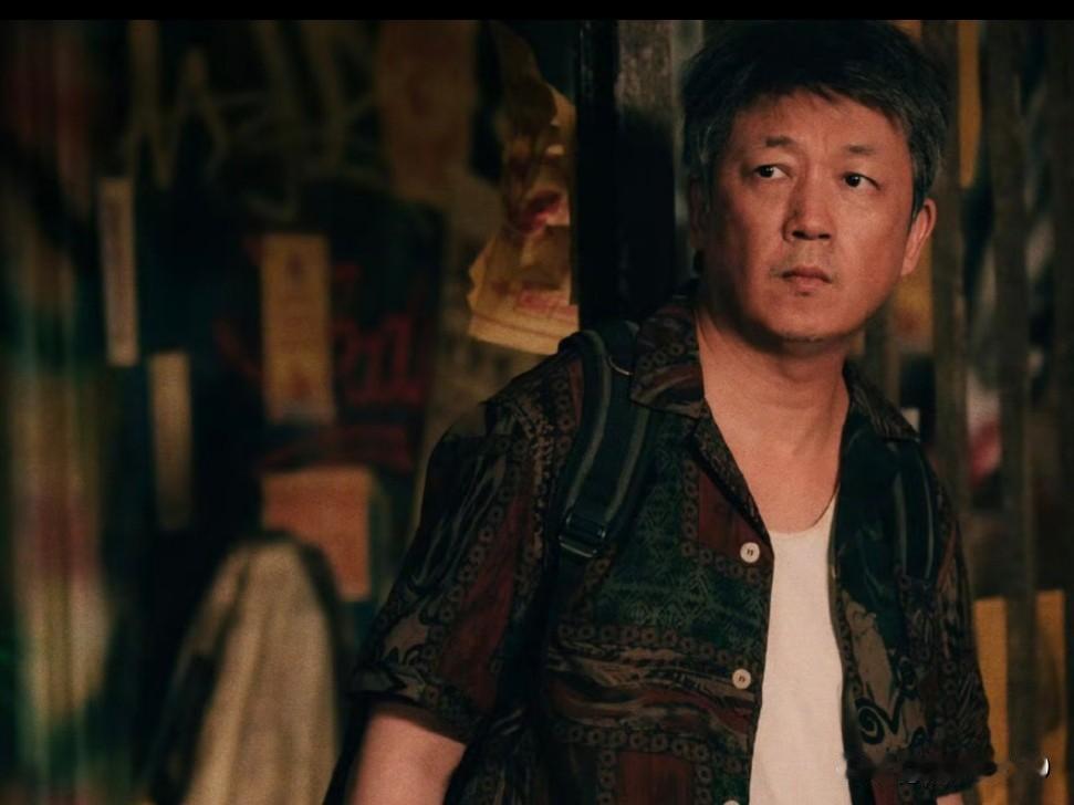 刚播3集就火了！潘粤明新剧杀疯了，这才叫“叔圈天菜”！本来抱着试试看的心态点开