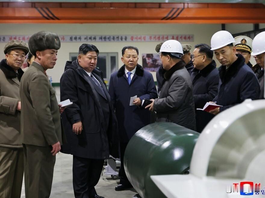 朝鲜和韩国之间的核潜艇军备竞赛升温2025年12月25日，朝鲜官方媒体（朝中