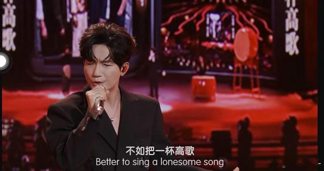 陈楚生相忘于江湖什么叫“歌选对人”？陈楚生唱《相忘于江湖》，北影节就有了武侠
