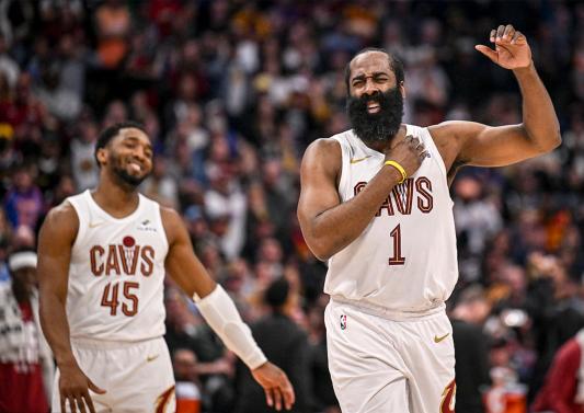 光是联盟前103分球命中率里面，骑士独占二席，你像泰森跟那个梅里尔。然后你像米切