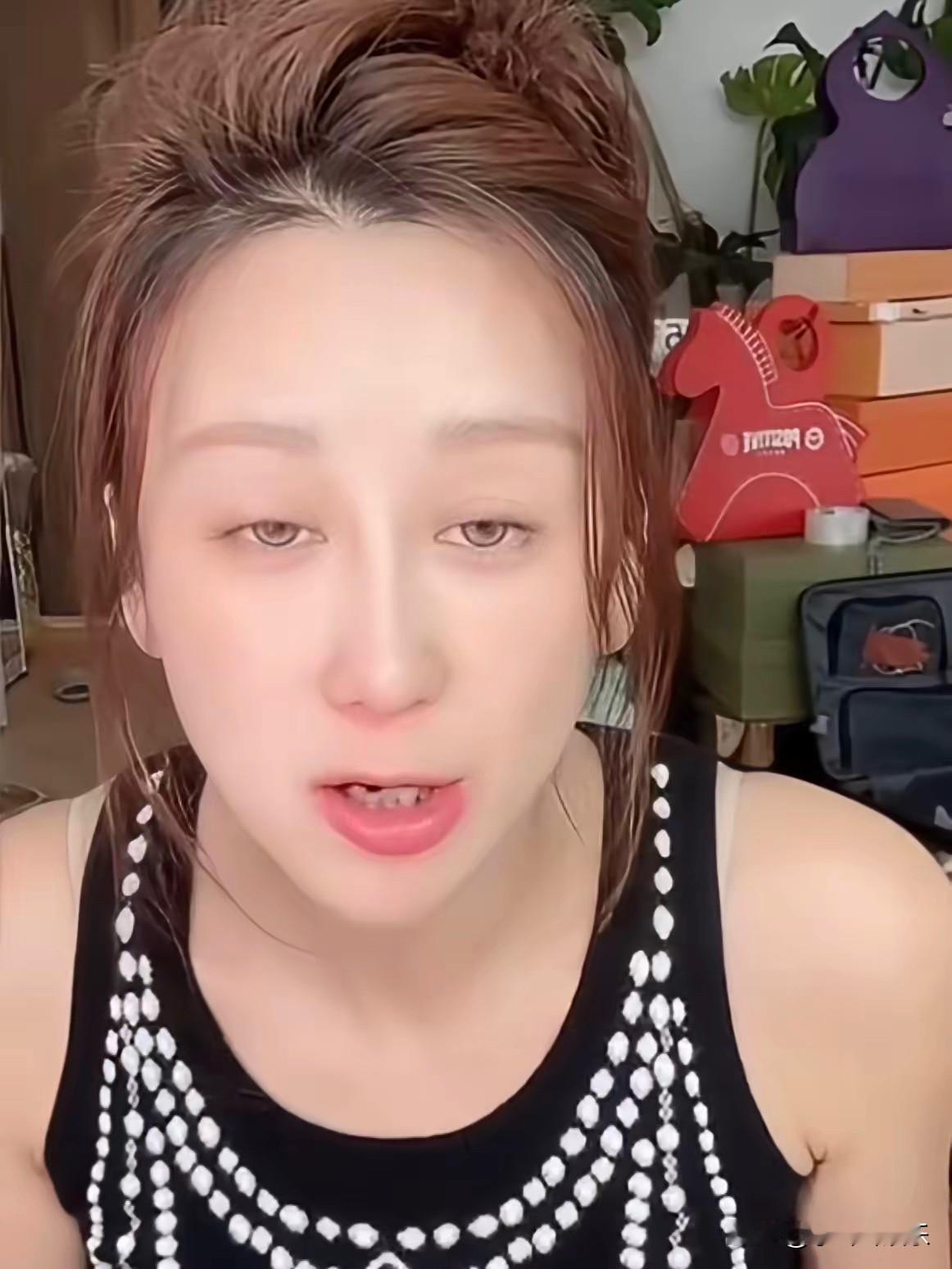 蒋丽莎给所有女性都提了个醒，千万别像她一样把所有担子全压自己身上。