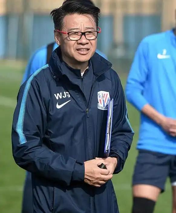 海港接下来可以考虑战术大师吴金贵！从本赛季开局5轮来看，海港输了3轮！这应该是海