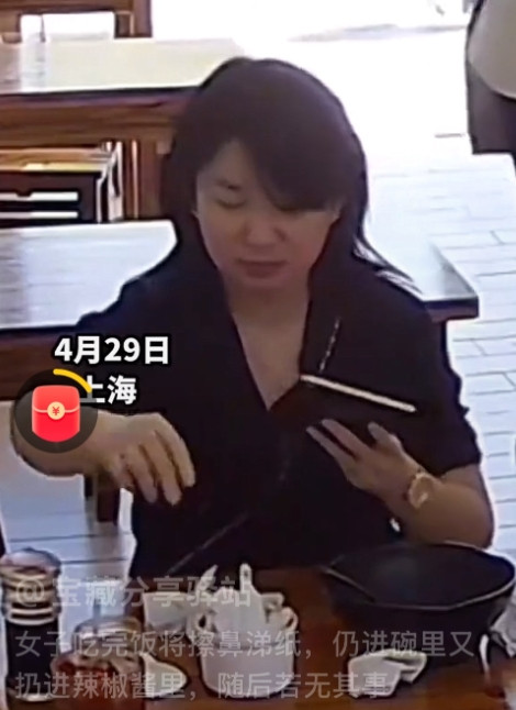 有些人的坏，是那种坏到骨子里的坏！近日，上海，一位风韵犹存的姐姐迅速火爆全网