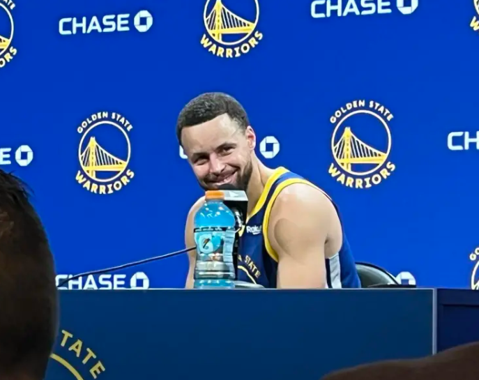 NBA常规赛，爵士对阵勇士的全场比赛已结束，勇士123-114战胜爵士。勇士球