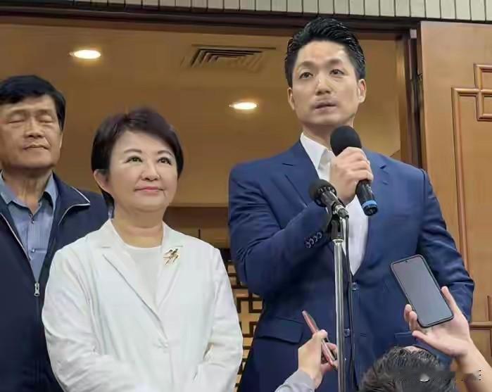 重磅！岛内毒油风波还没理清头绪，台湾政坛攻防再度升级。继民众党前主席柯文哲抛出“