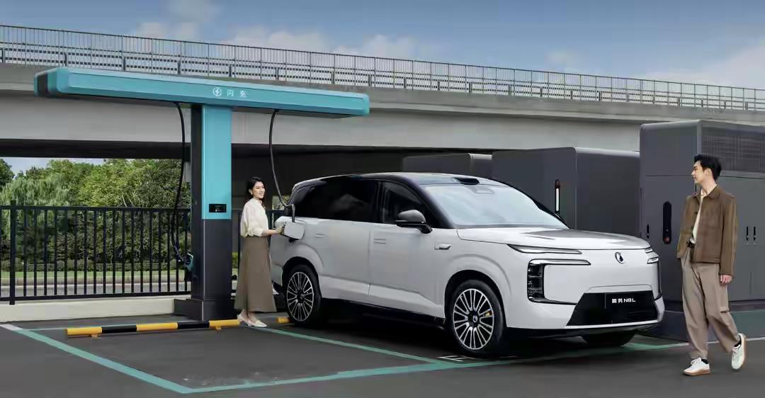 腾势N8L闪充版来了，能对问界M8造成冲击吗？2026年前五个月，问界M8