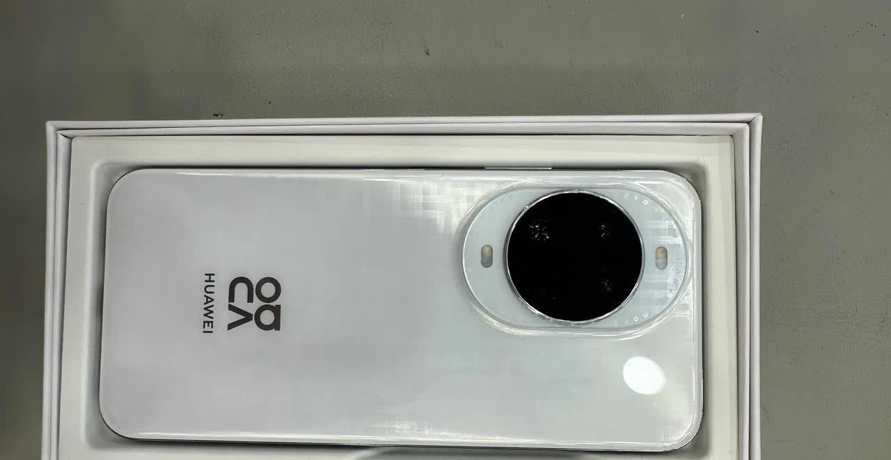 华为nova14Ultra点评优点：信号华为正统水平，功耗控制完美，待机