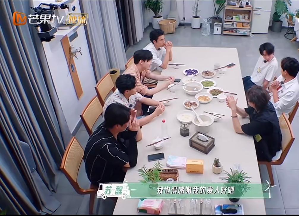 苏醒太会来事了，他说最想感谢的贵人是🥭tv。果然姜还是老的辣。在新综艺《源