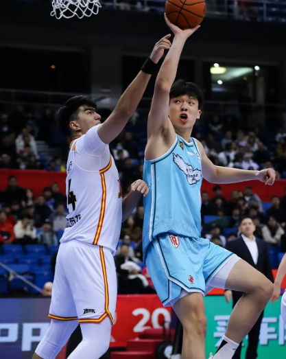 刚选中杨瀚森就卖球队，开拓者这是什么操作啊。NBA又一支球队出售，这次是刚刚