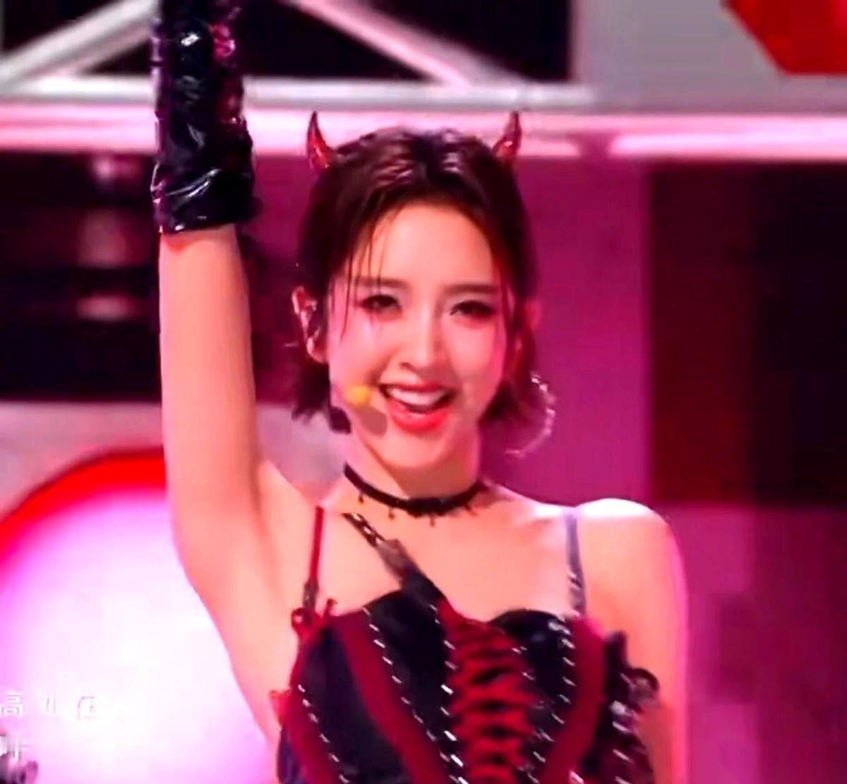 唐艺昕这次上《浪姐》，真是一点面子都没给自己留。本以为她去舞台是惊艳全场的，结