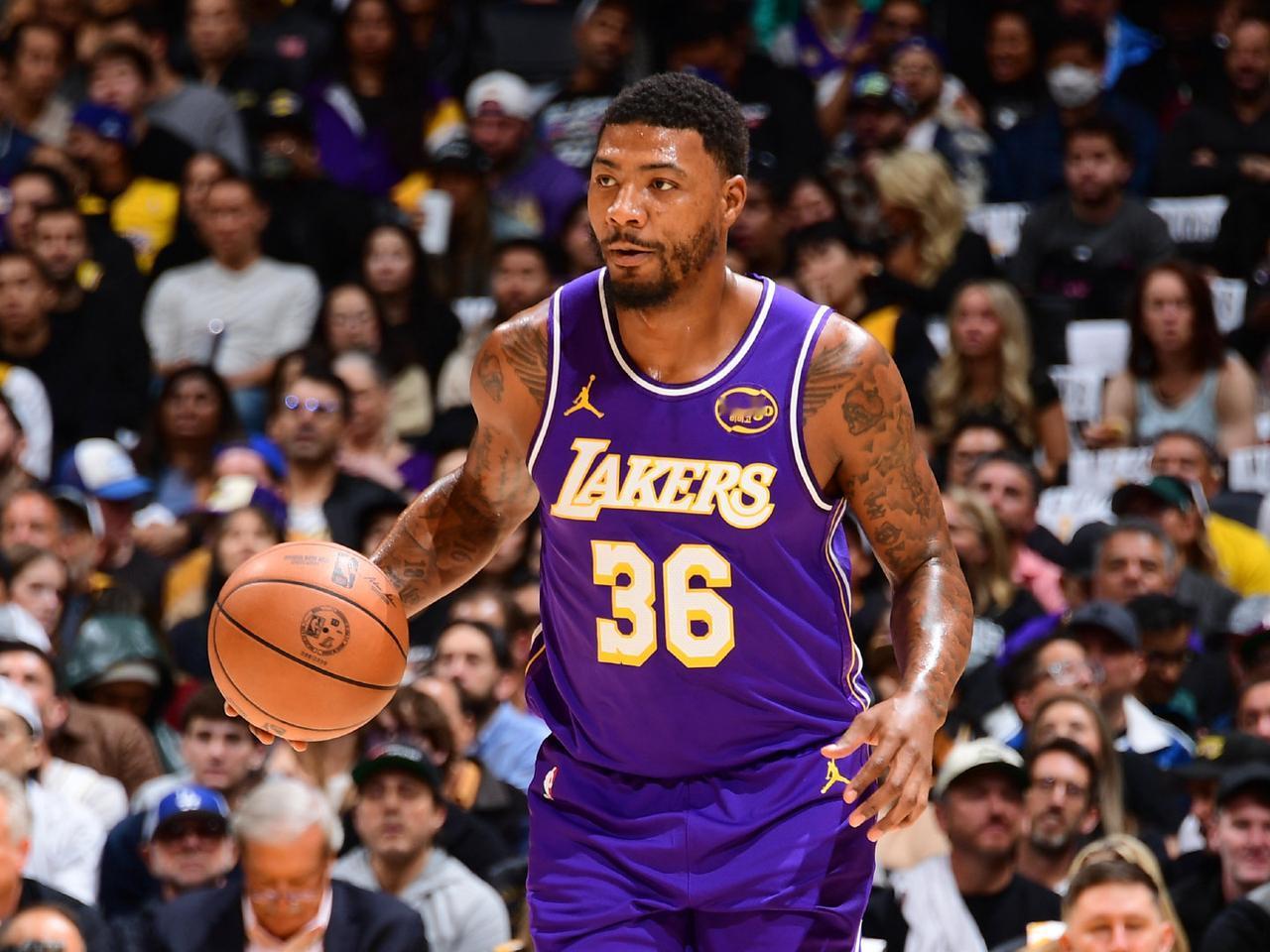 斯玛特聪明反被聪明误呀！在刚刚结束的一场NBA常规赛中，洛杉矶湖人队以118: