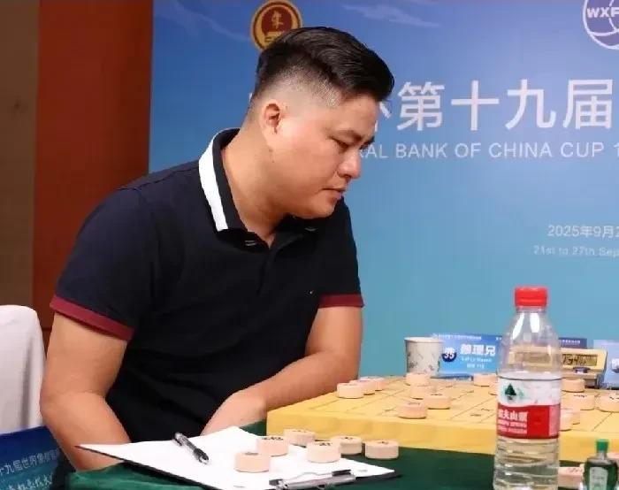 2025世锦赛赖理兄夺冠，棋迷批评尹昇，一开始不理解，后来觉得，大家是对的！为
