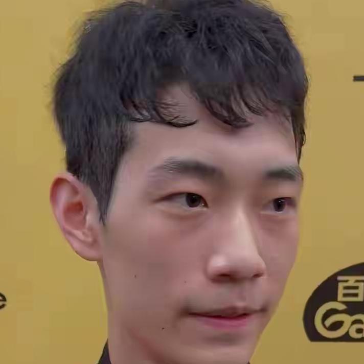 陈俊松关键球心态咋这么稳？他采访时说透了！“我不是黑马，就想打好每一场，拼尽全力