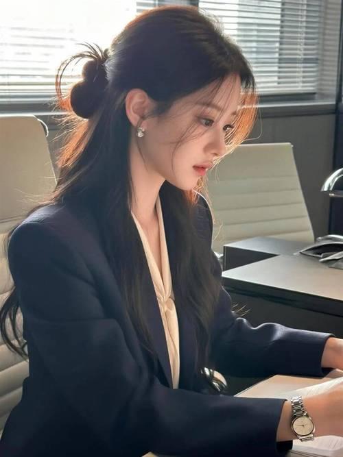 职场女性该怎么穿更好看?职场女性的魅力在哪?