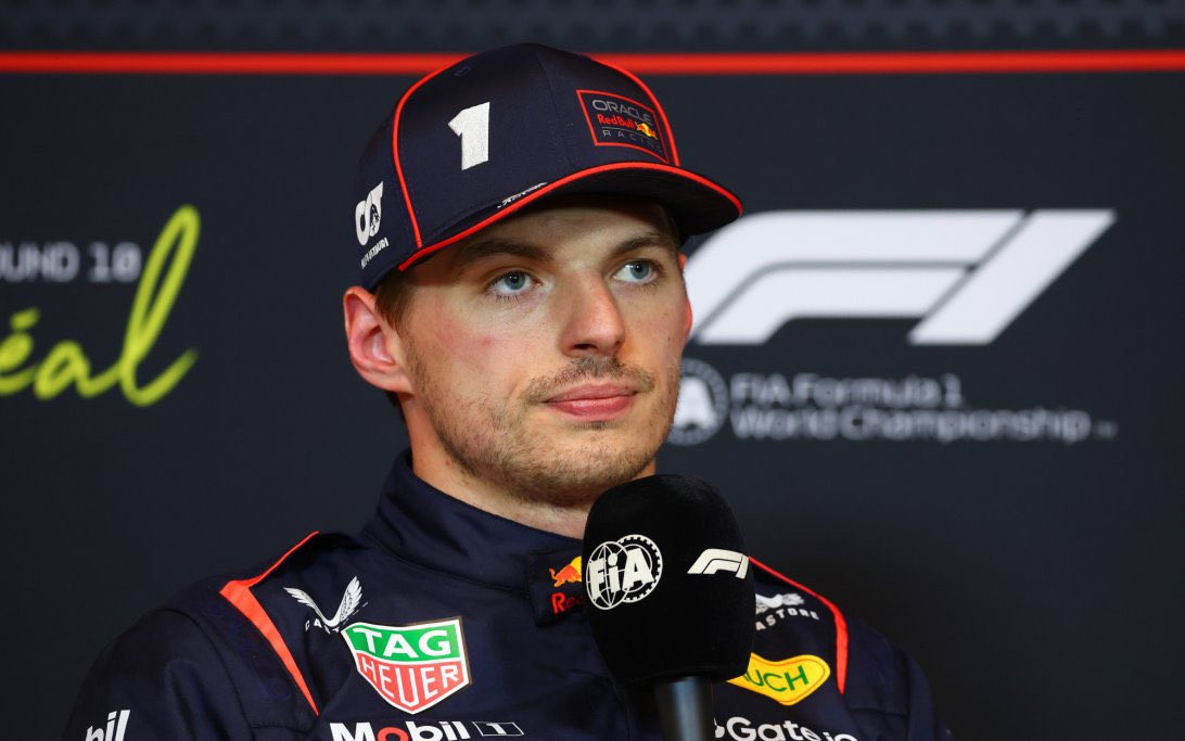 F1维斯塔潘在今天的新闻发布会上表示：“我认为我们应该保持F1的特色。所以与其