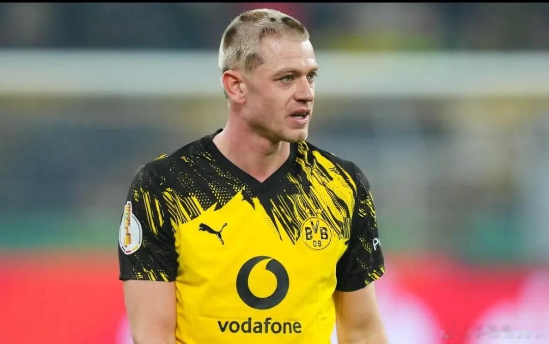 德天空：弗里克钦点，多特后卫雷尔森接近冬窗加盟巴萨据德国天空体育报道，巴萨主帅弗