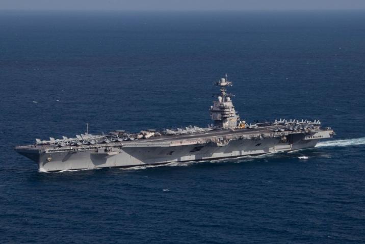 福特号航母起火没那么简单，大批舰艇已紧急前往支援，给中方提了个醒！美国海军中