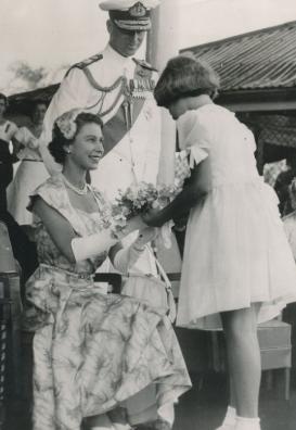 王室3代人吐槽自己是生育工具，唯独她例外，卡米拉王后切除子宫。菲利普亲王埋怨王