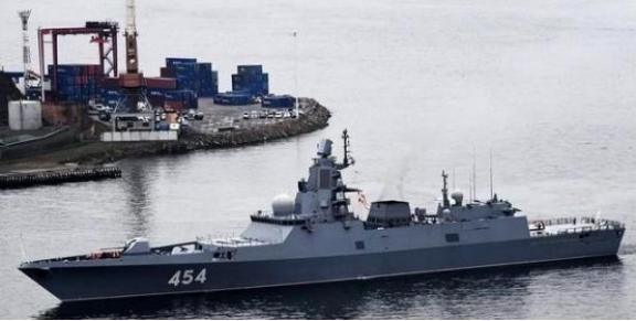 为什么几乎没有国家采购052D？原因很简单——就算中国免费送，大多数国家也不敢接